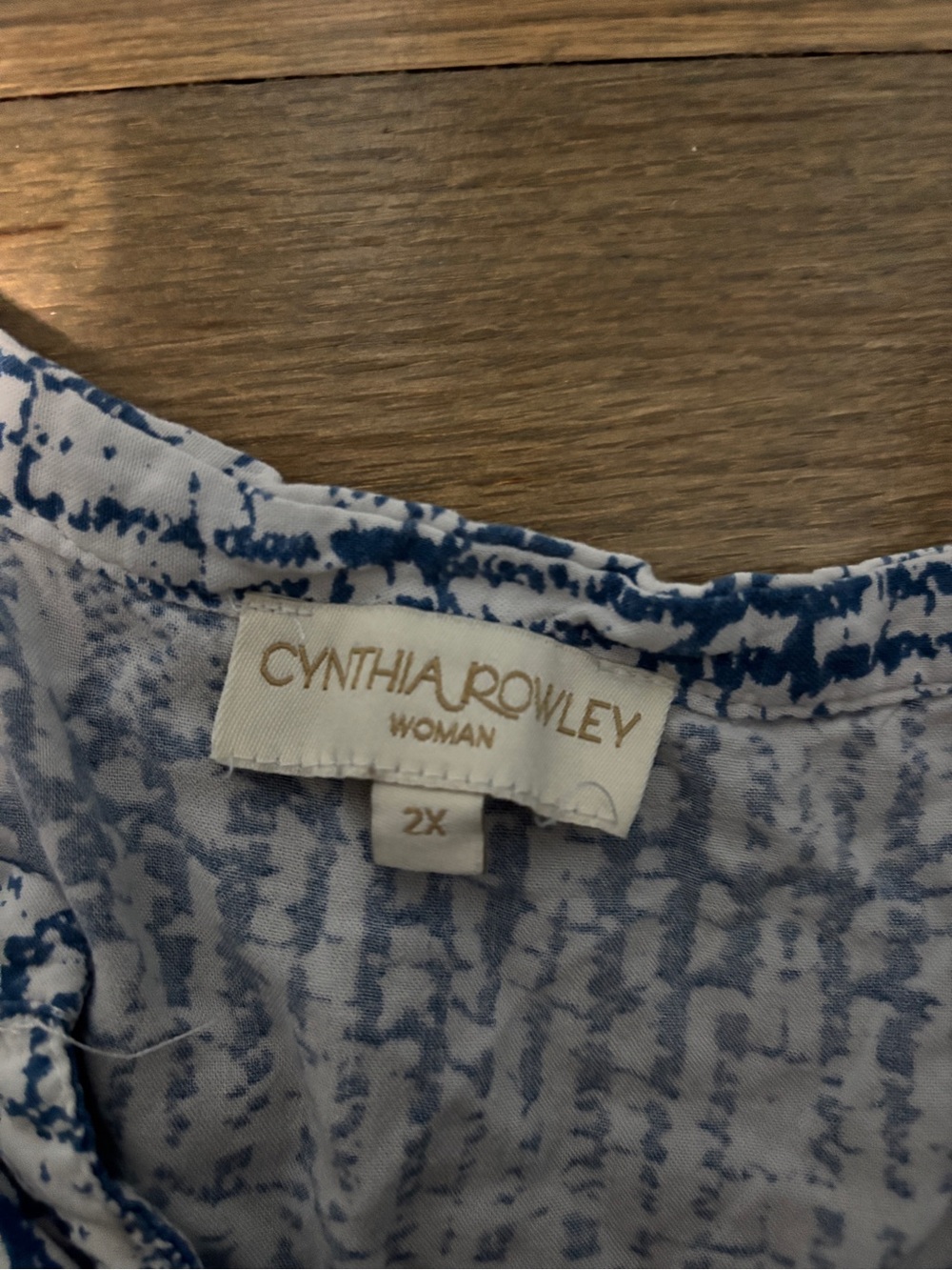 Cynthia Rowley Sleeveless Blue & White Printed Button-Front Women's Top - Picture 3 of 4
